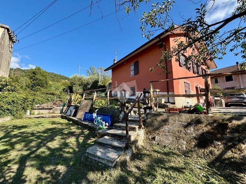 Villa unifamiliare via Bachelet 12, Sant'Olcese — foto 4 di 44