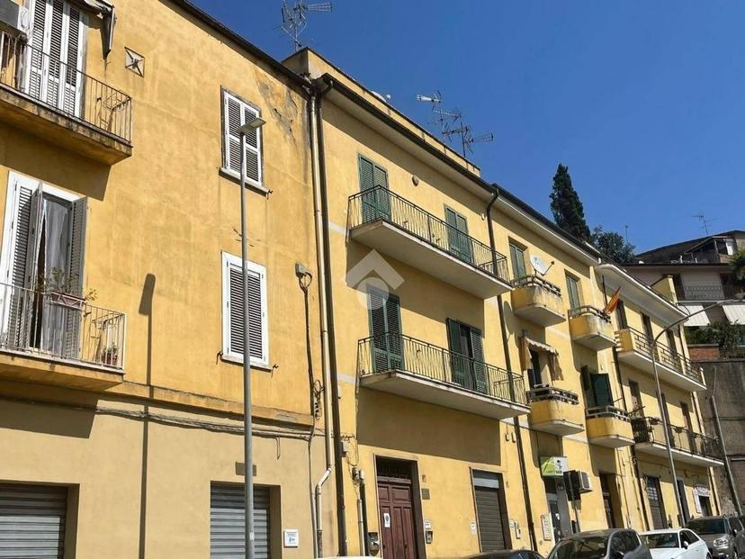 Bilocale via Delle Puglie 53, Centro Storico, Benevento — foto 4 di 13