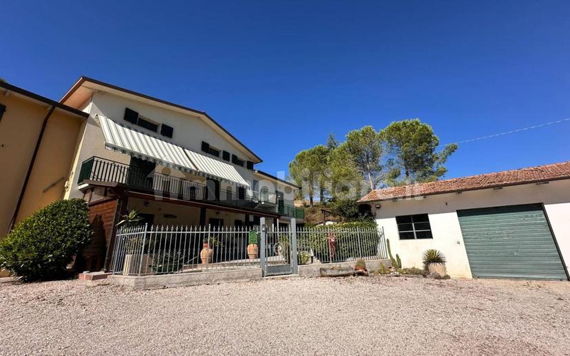 Villa bifamiliare Strada Fabrianese 218/B, Pianello, Perugia — foto 2 di 27