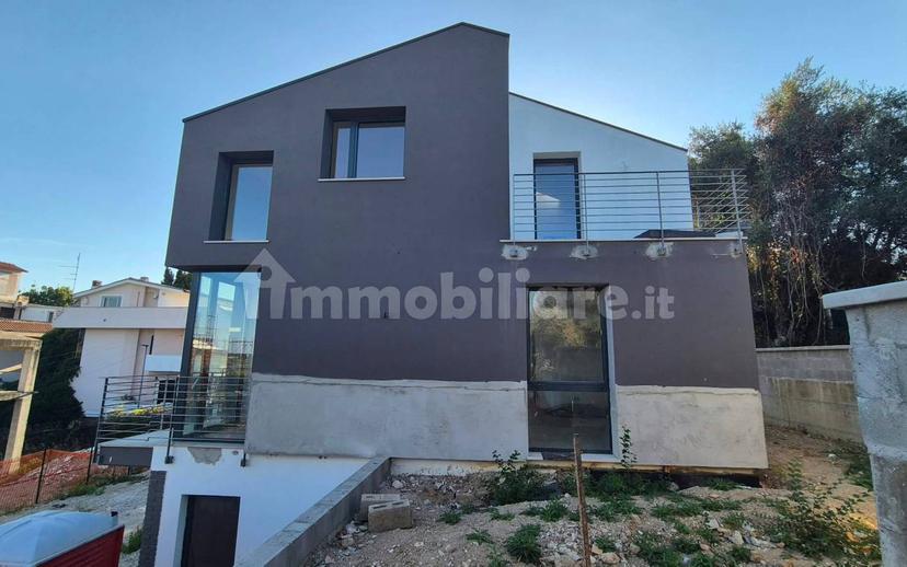 Villa unifamiliare via Alcide De Gasperi 54, Montesilvano Colle, Montesilvano