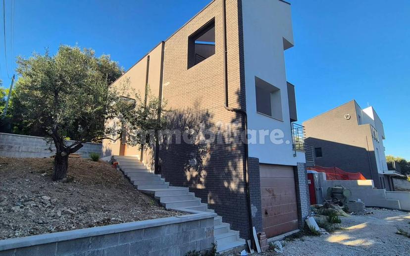 Villa unifamiliare via Alcide De Gasperi 54, Montesilvano Colle, Montesilvano — foto 23 di 47