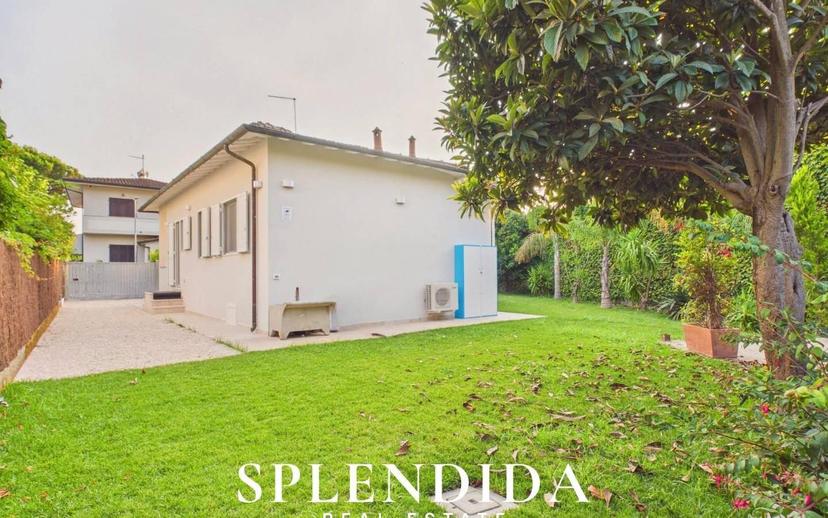 Villa unifamiliare via degli Olmi,, Vaiana, Forte dei Marmi