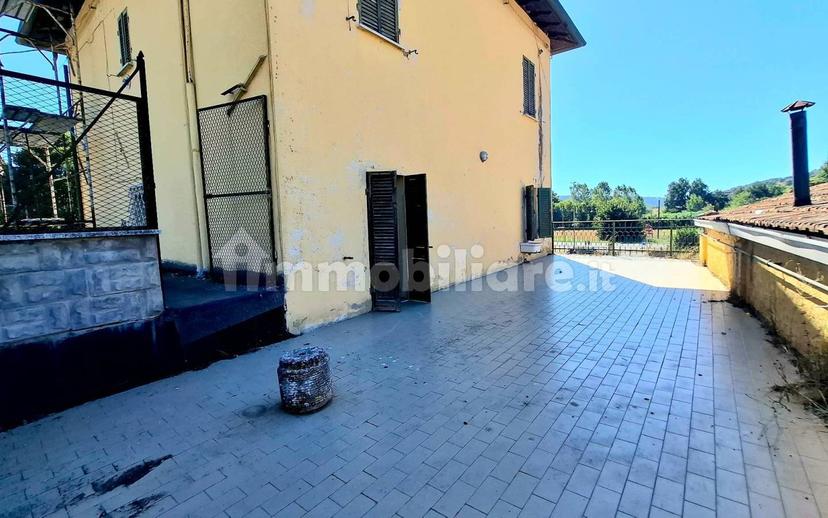 Casa colonica via Antonio Gramsci-Castiglione, Castiglione Della Valle, Marsciano — foto 14 di 33