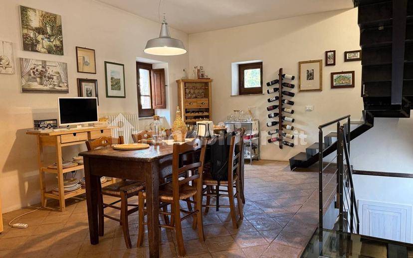 Terratetto unifamiliare 160 m², ottimo stato, Centro, Scheggino — foto 31 di 39