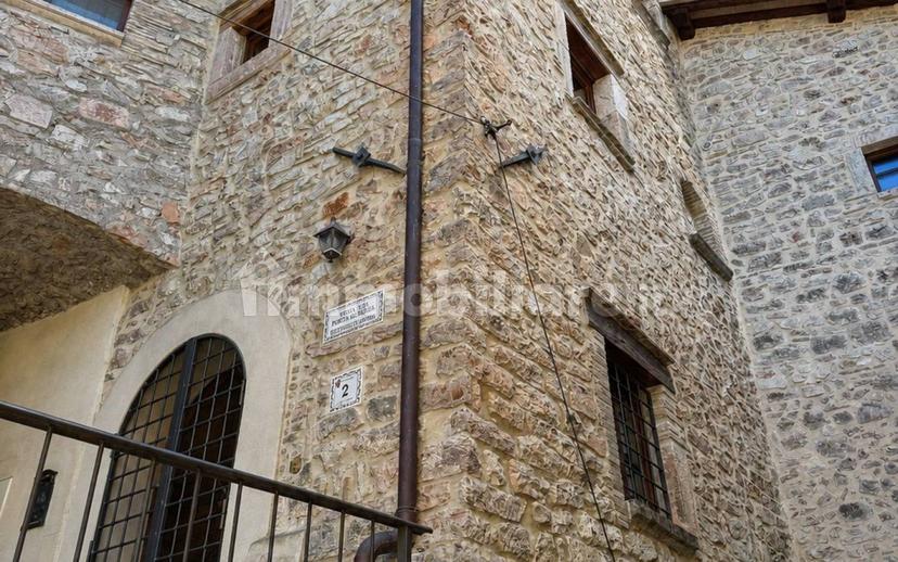 Terratetto unifamiliare 160 m², ottimo stato, Centro, Scheggino — foto 11 di 39