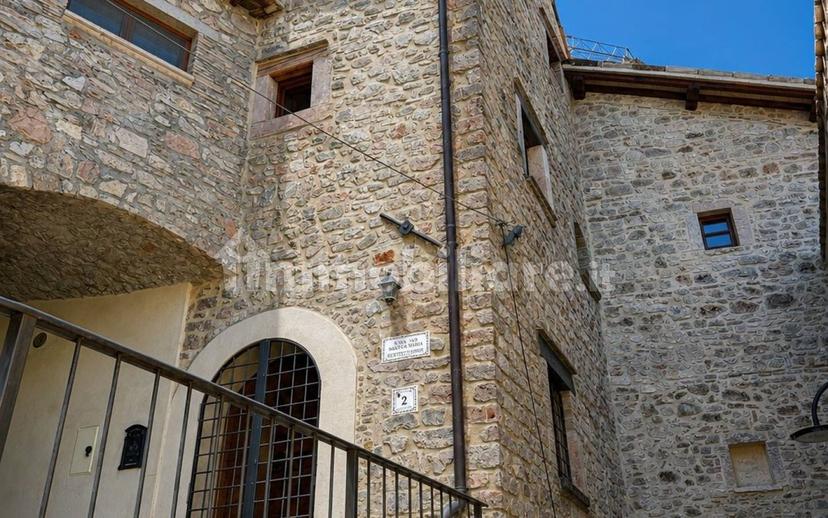 Terratetto unifamiliare 160 m², ottimo stato, Centro, Scheggino — foto 7 di 39