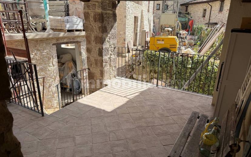 Terratetto unifamiliare 160 m², ottimo stato, Centro, Scheggino — foto 23 di 39