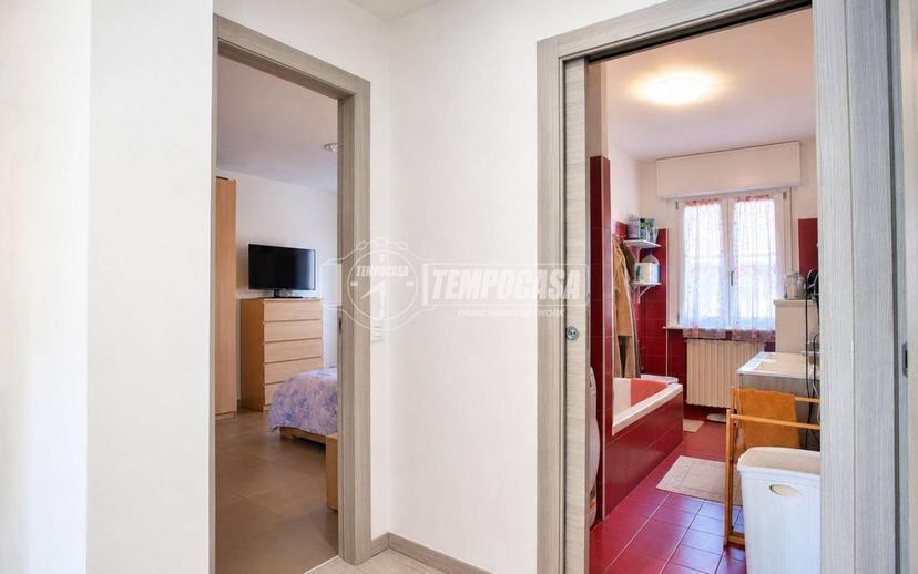 Trilocale ottimo stato, secondo piano, Centro, Trecate — foto 5 di 30
