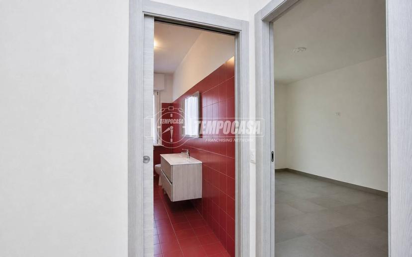 Trilocale ottimo stato, secondo piano, Centro, Trecate — foto 8 di 30