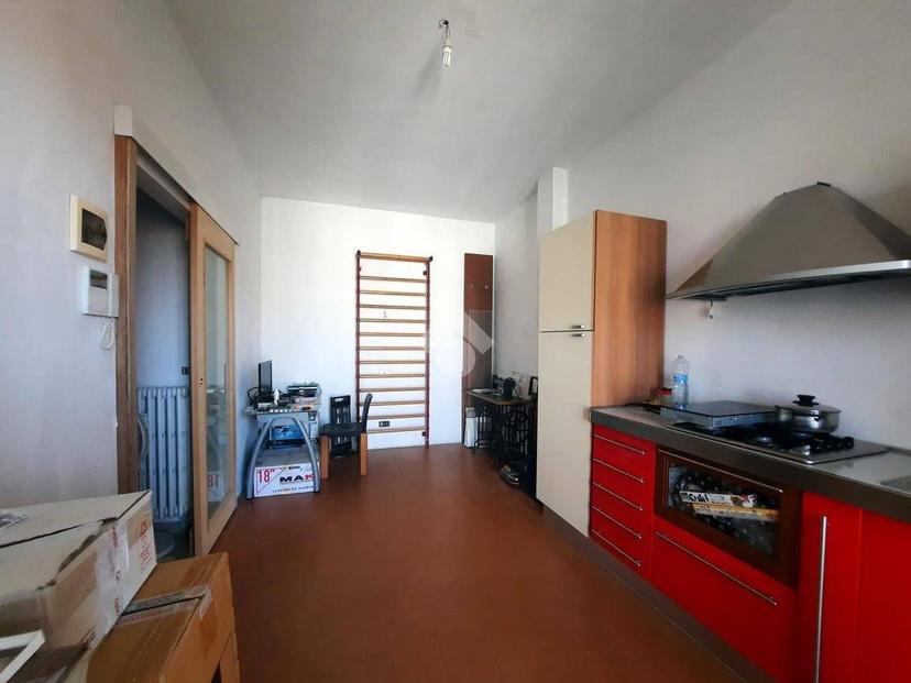 Bilocale via Vittorio Veneto 7, Cassano Magnago — foto 4 di 18