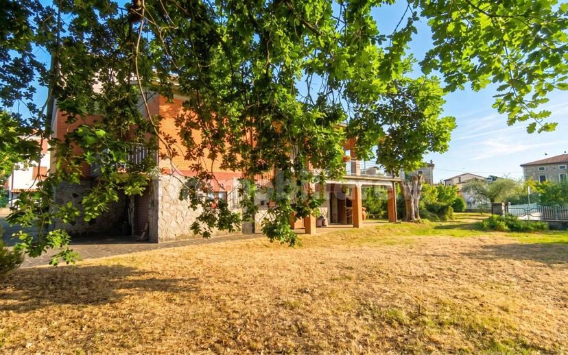 Villa unifamiliare via Giosuè Carducci 15, Centro, Guardea — foto 2 di 23