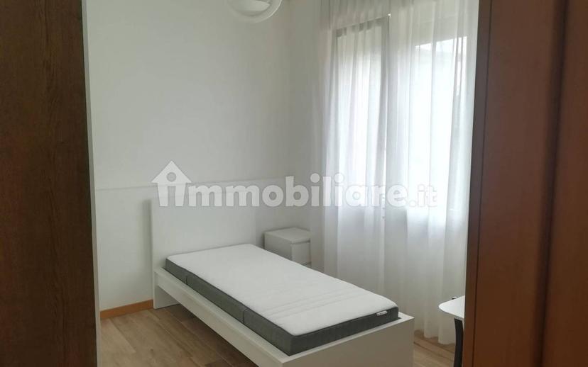 Stanza singola via Luigi Pinelli 7, Treviso — foto 4 di 6