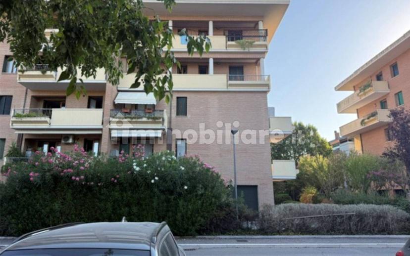 Trilocale via Domenico Cimarosa 52, Miralfiore, Pesaro