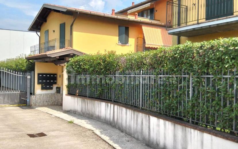 Trilocale via Giuseppe Garibaldi 97, Castenedolo — foto 3 di 5