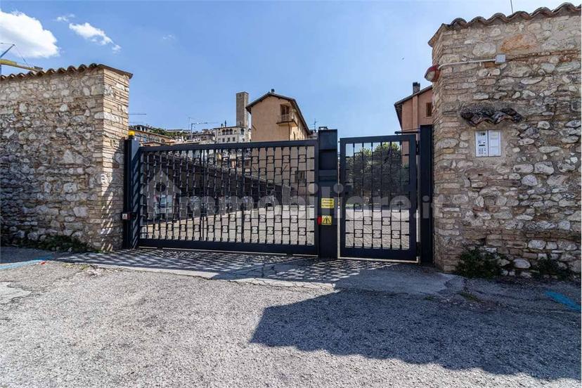 Appartamento buono stato, quarto piano, Centro Storico, Spoleto — foto 6 di 79