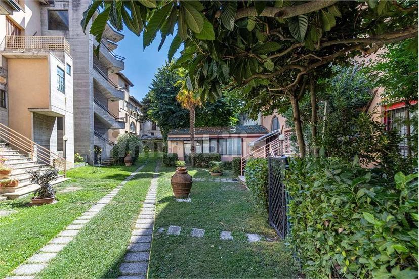 Appartamento buono stato, quarto piano, Centro Storico, Spoleto — foto 49 di 79