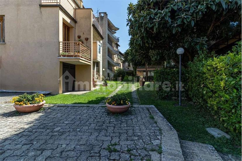 Appartamento buono stato, quarto piano, Centro Storico, Spoleto — foto 47 di 79