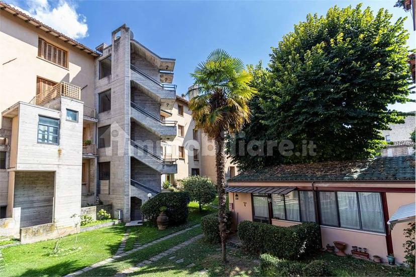 Appartamento buono stato, quarto piano, Centro Storico, Spoleto — foto 62 di 79