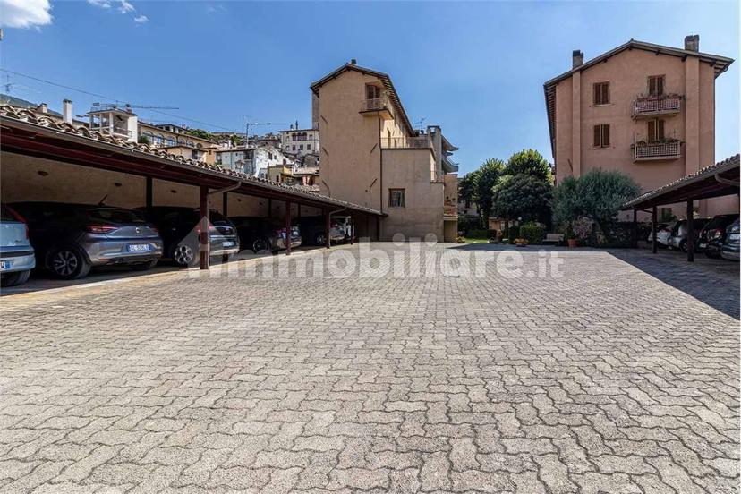 Appartamento buono stato, quarto piano, Centro Storico, Spoleto — foto 70 di 79