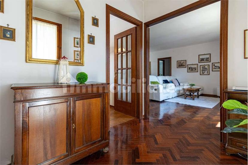 Appartamento buono stato, quarto piano, Centro Storico, Spoleto — foto 76 di 79