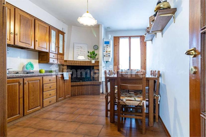Appartamento buono stato, quarto piano, Centro Storico, Spoleto — foto 55 di 79