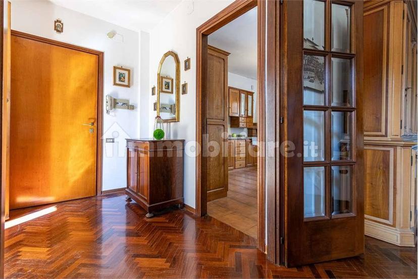 Appartamento buono stato, quarto piano, Centro Storico, Spoleto — foto 37 di 79