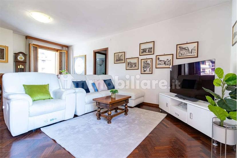Appartamento buono stato, quarto piano, Centro Storico, Spoleto — foto 63 di 79