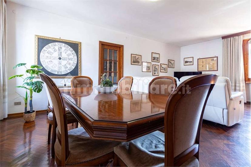 Appartamento buono stato, quarto piano, Centro Storico, Spoleto — foto 48 di 79