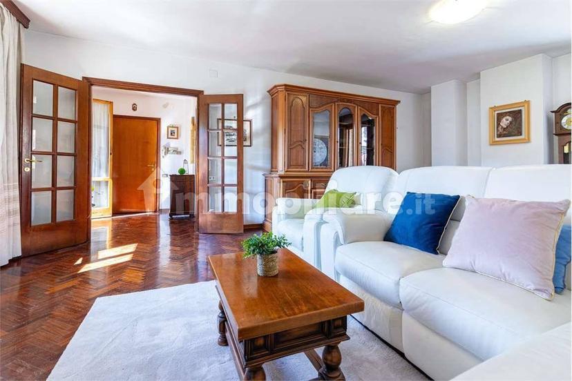 Appartamento buono stato, quarto piano, Centro Storico, Spoleto — foto 14 di 79