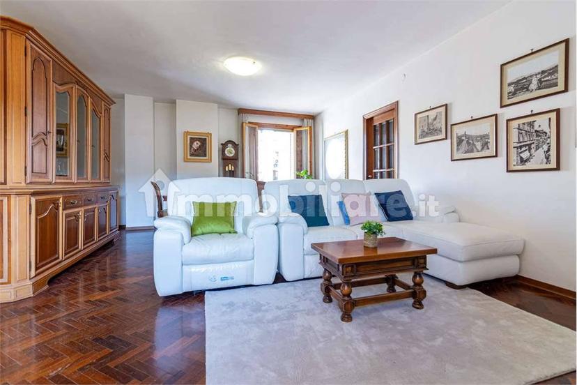 Appartamento buono stato, quarto piano, Centro Storico, Spoleto — foto 78 di 79