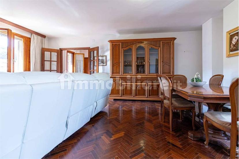 Appartamento buono stato, quarto piano, Centro Storico, Spoleto — foto 66 di 79