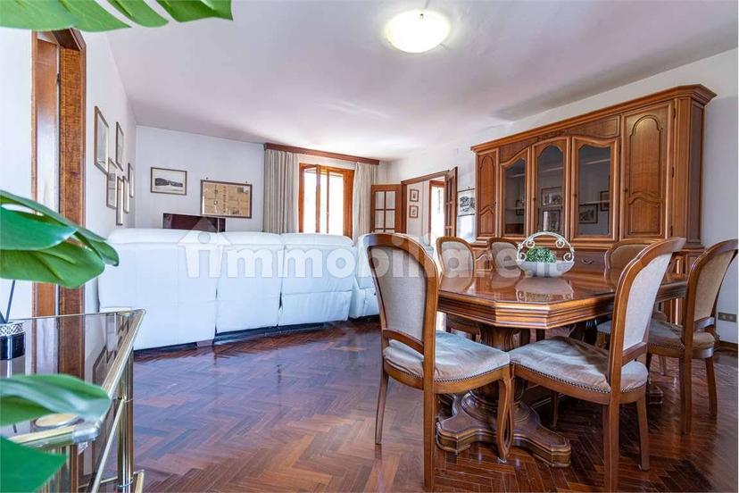 Appartamento buono stato, quarto piano, Centro Storico, Spoleto — foto 51 di 79