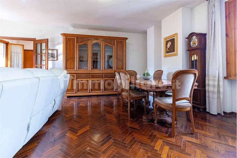 Appartamento buono stato, quarto piano, Centro Storico, Spoleto — foto 7 di 79