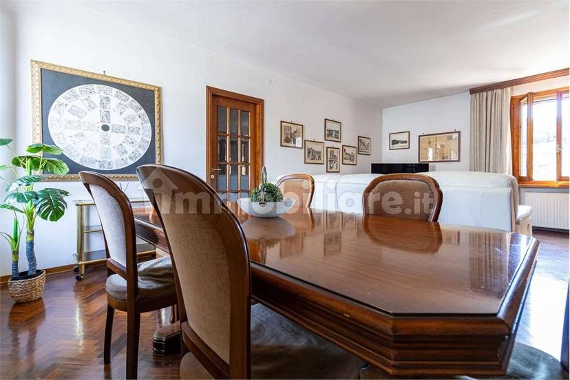 Appartamento buono stato, quarto piano, Centro Storico, Spoleto — foto 13 di 79