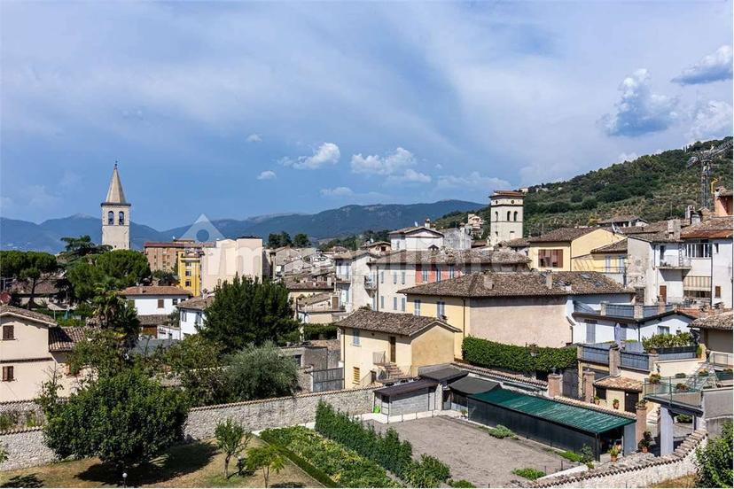Appartamento buono stato, quarto piano, Centro Storico, Spoleto — foto 35 di 79
