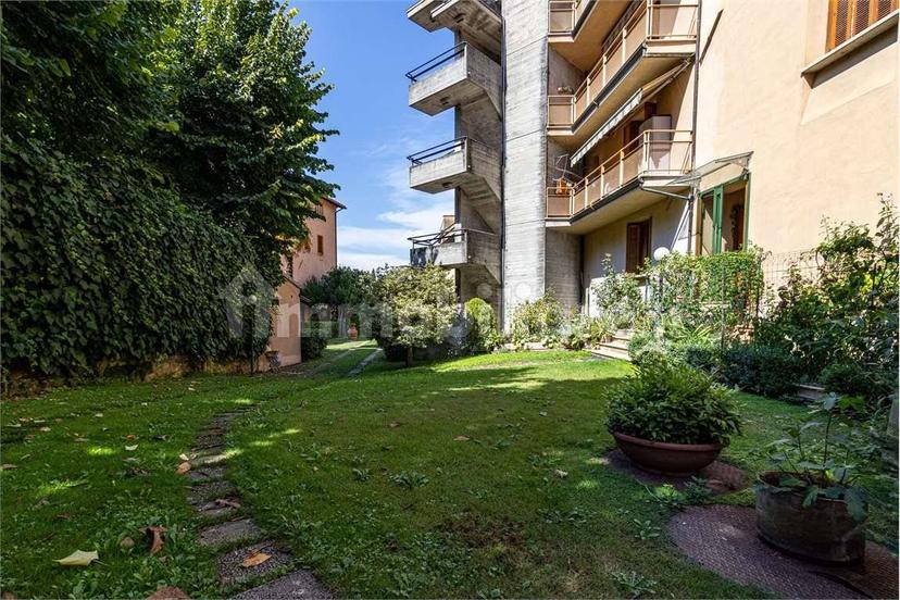 Appartamento buono stato, quarto piano, Centro Storico, Spoleto — foto 36 di 79