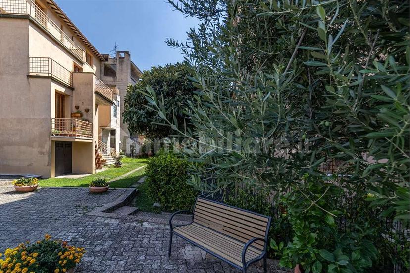 Appartamento buono stato, quarto piano, Centro Storico, Spoleto — foto 59 di 79
