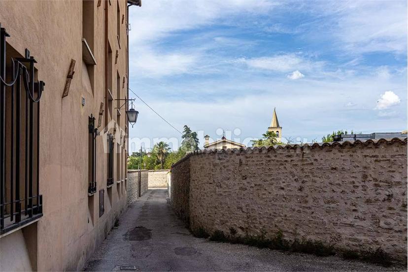 Appartamento buono stato, quarto piano, Centro Storico, Spoleto — foto 24 di 79