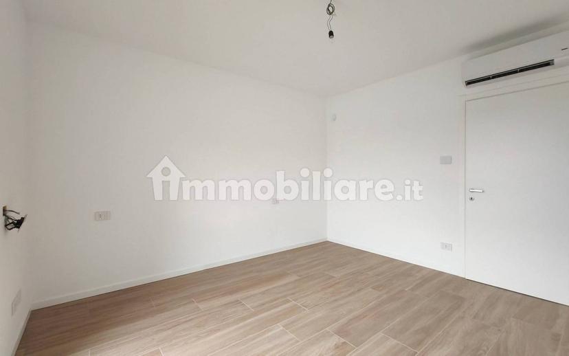 Villa bifamiliare via delle Ginestre, Bizzarone — foto 14 di 23