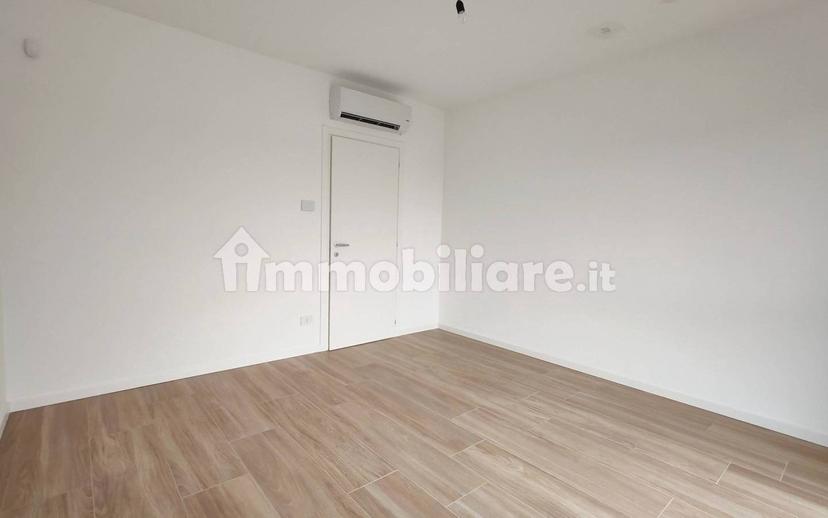Villa bifamiliare via delle Ginestre, Bizzarone — foto 12 di 23