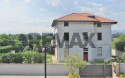 Villa unifamiliare piazza Cavour snc, Centro, Lomagna