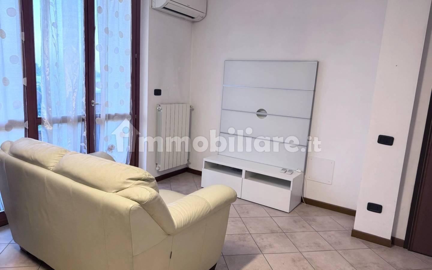 Appartamento in villa via Arzago 7B, Calvenzano