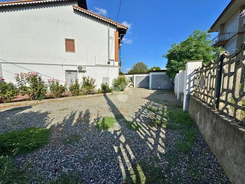 Villa bifamiliare via duca d' aosta 1, Centro, Tronzano Vercellese — foto 4 di 40