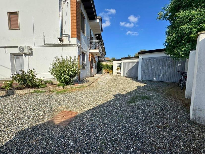 Villa bifamiliare via duca d' aosta 1, Centro, Tronzano Vercellese — foto 11 di 40