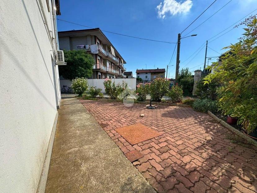 Villa bifamiliare via duca d' aosta 1, Centro, Tronzano Vercellese — foto 16 di 40