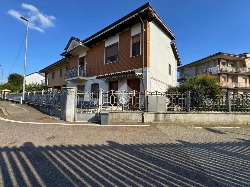 Villa bifamiliare via duca d' aosta 1, Centro, Tronzano Vercellese — foto 34 di 40