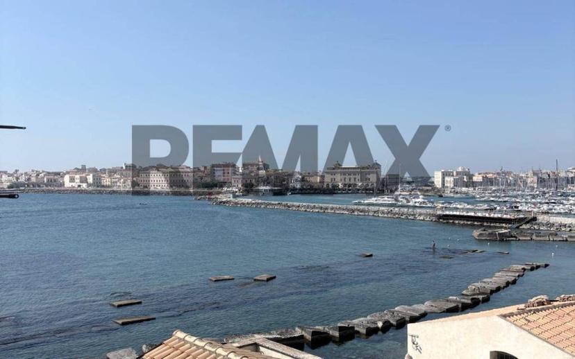 Terratetto unifamiliare 168 m², da ristrutturare, Borgata - Santa Lucia, Siracusa — foto 15 di 25