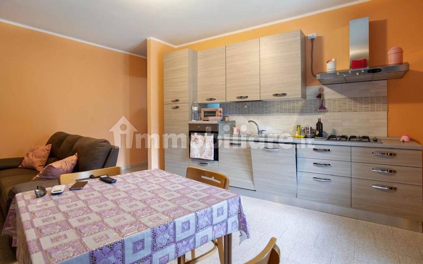 Trilocale buono stato, piano rialzato, Borgata Marina, Roseto Capo Spulico
