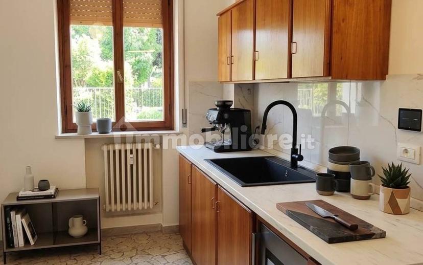 Appartamento viale Coppini  33, Centro, Moglia — foto 2 di 5