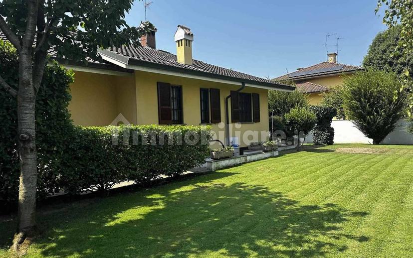 Villa unifamiliare via Angelo Benincori, Centro, Sant'Angelo Lodigiano — foto 14 di 33